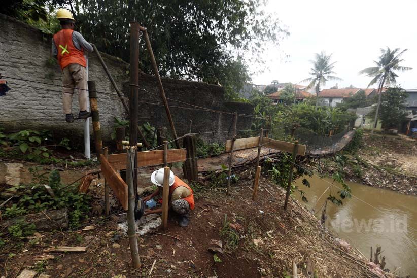 Jembatan Gantung 'Indiana Jones' Mulai Diperbaiki - Bagian 4