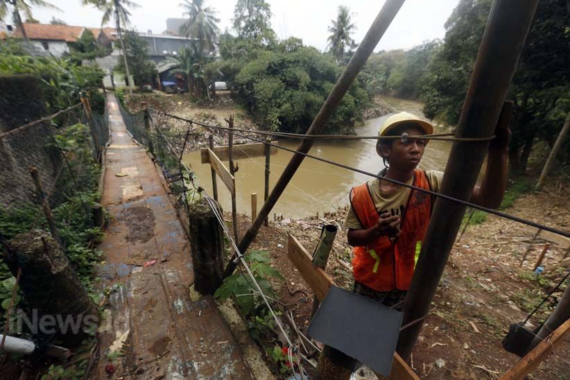 Jembatan Gantung 'Indiana Jones' Mulai Diperbaiki - Bagian 1