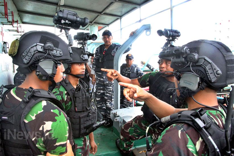 Pasukan Khusus TNI AL Coba Alat Komunikasi Buatan Finlandia - Bagian 5