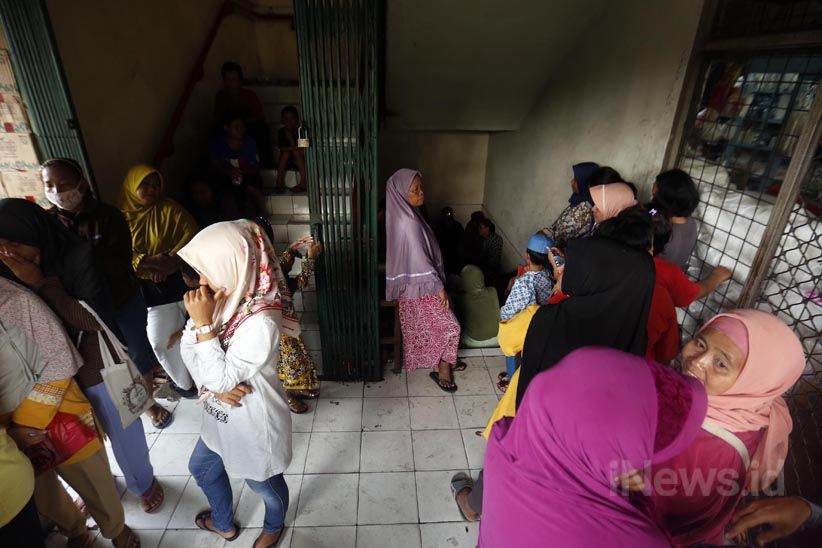 PD Pasar Jaya Salurkan Sembako Murah ke Pemegang KJP - Bagian 6