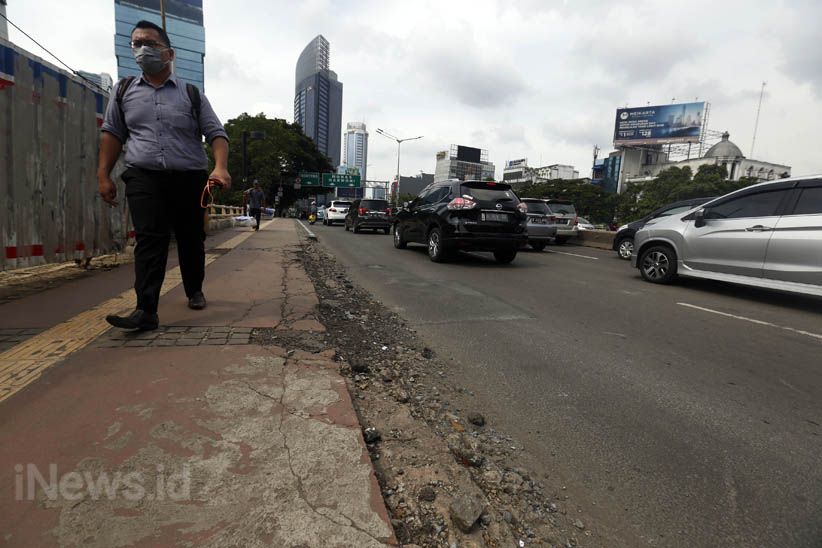 Pemprov DKI Segera Tata Trotoar Sudirman-Thamrin - Bagian 6