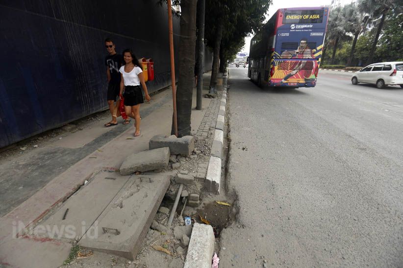 Pemprov DKI Segera Tata Trotoar Sudirman-Thamrin - Bagian 1