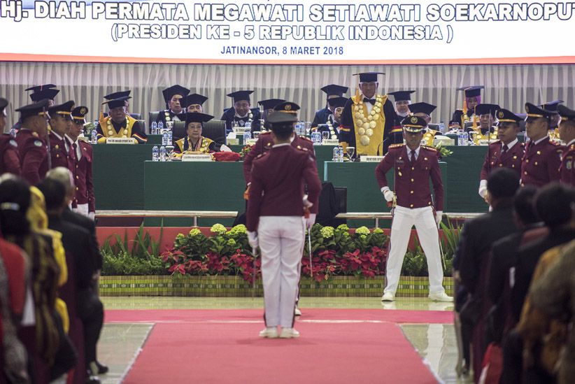 Megawati Dapat Penghargaan Doktor Honoris Causa Politik Pemerintahan IPDN - Bagian 2