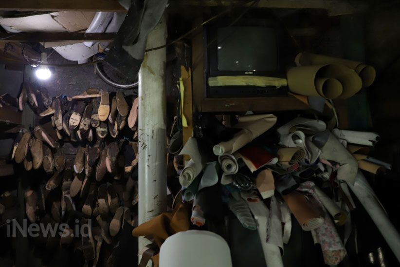 Melihat Pembuatan Sepatu Industri Rumahan - Bagian 6