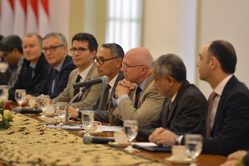 Presiden Jokowi Terima Delegasi AIIB Bahas Proyek Infrastruktur - Bagian 3