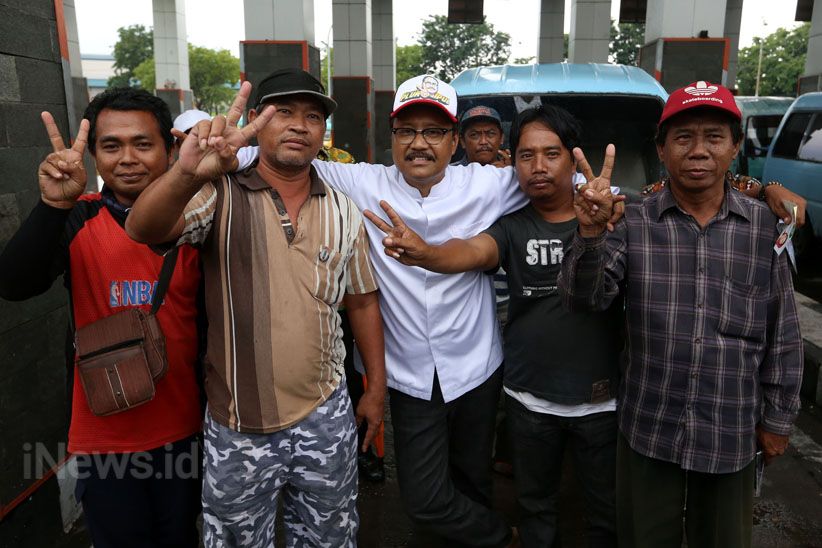 Gus Ipul Serap Aspirasi Masyarakat di Terminal Osowilangun - Bagian 5