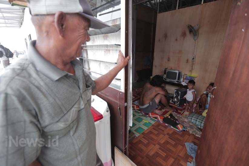 Warga Kampung Akuarium Mulai Tempati Penampungan Sementara - Bagian 2