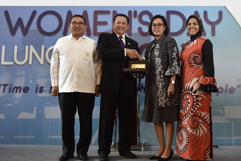 Berprestasi, Sri Mulyani Dapat Penghargaan dari DPR  - Bagian 1