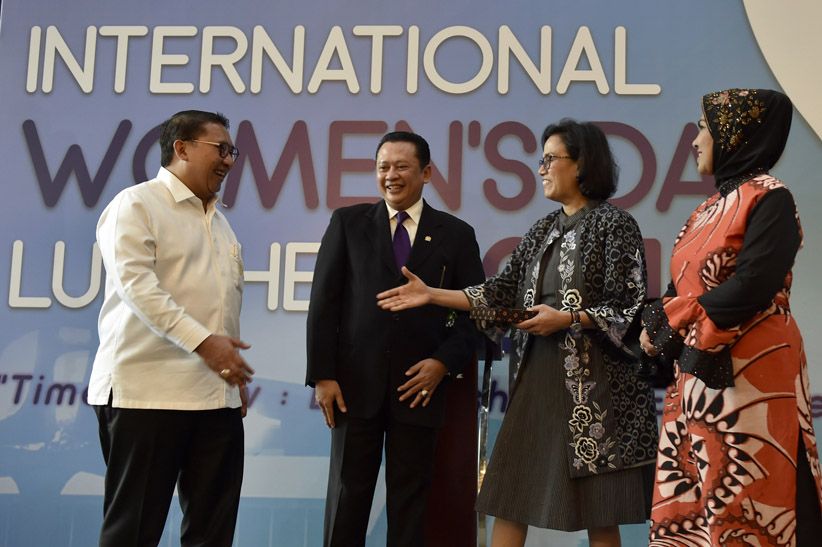 Berprestasi, Sri Mulyani Dapat Penghargaan dari DPR  - Bagian 2