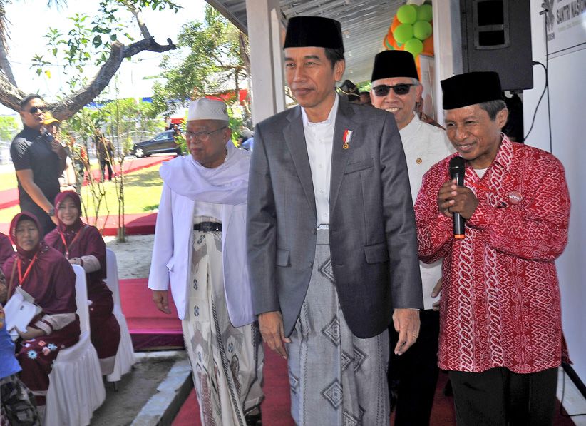Presiden Jokowi Luncurkan Bank Wakaf Mikro Tanara - Bagian 4