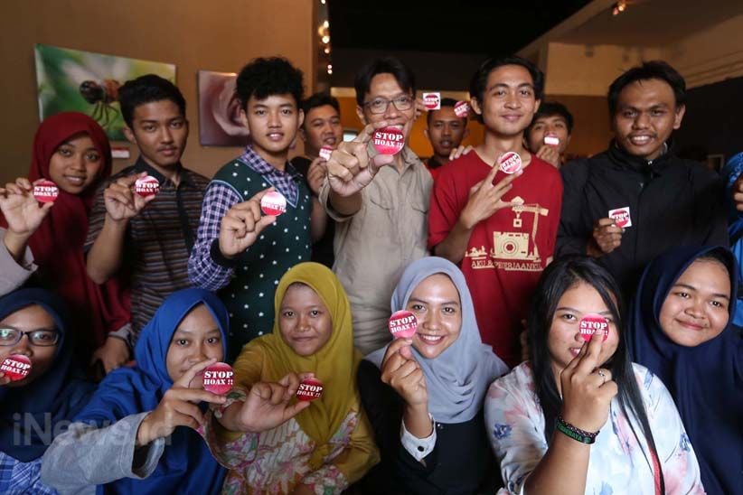 Fotografer Muda Jawa Timur Melawan Hoaks - Bagian 4