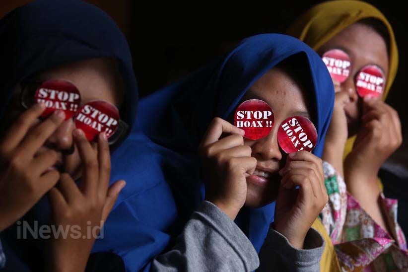 Fotografer Muda Jawa Timur Melawan Hoaks - Bagian 1