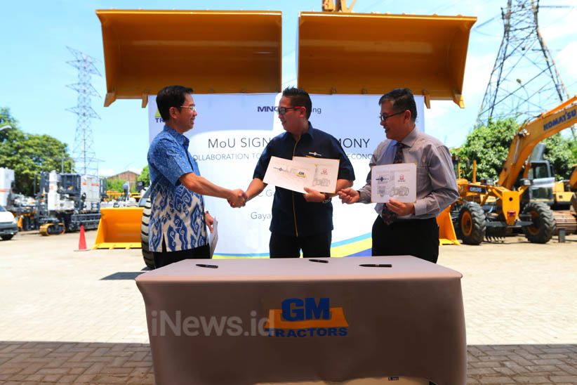 MNC Leasing Gandeng Gaya Makmur Traktor Perkuat Pembiayaan Alat Berat - Bagian 2