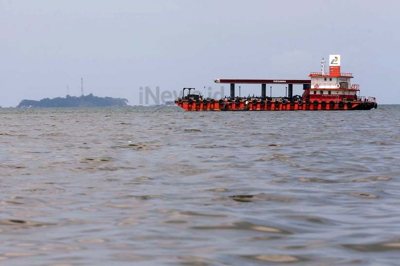 Mengisi Bahan Bakar di SPBU Apung - Bagian 2