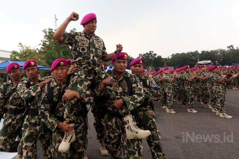Dankormar Pimpin Upacara Sertijab Komandan Pasukan Marinir-1  - Bagian 2