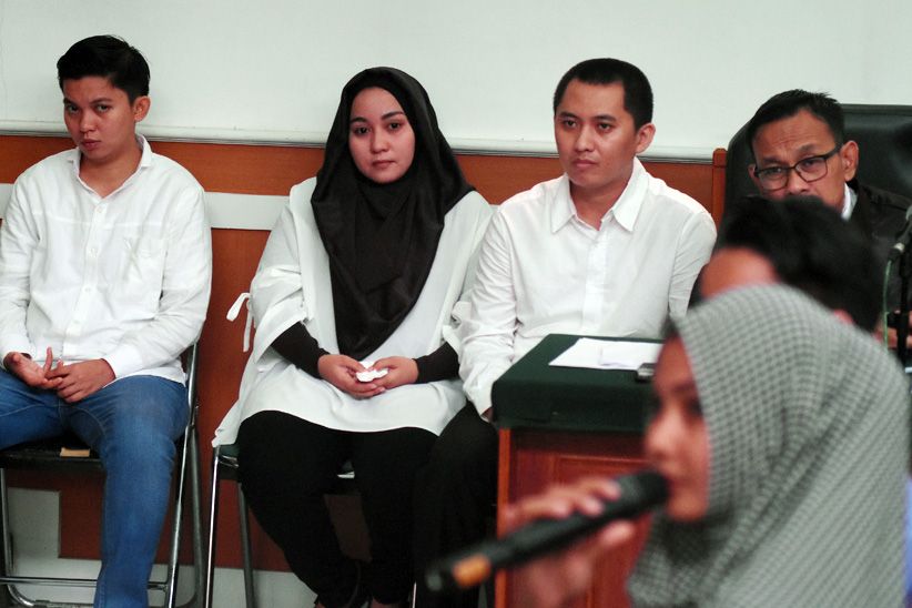 Barang Bukti di Sidang First Travel, Ada Kacamata Puluhan Juta Rupiah - Bagian 2