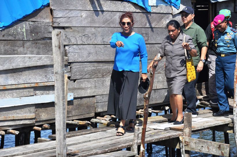 Menteri Susi Berdialog dengan Nelayan Papua, Ajak Tidak Pakai Cantrang - Bagian 2