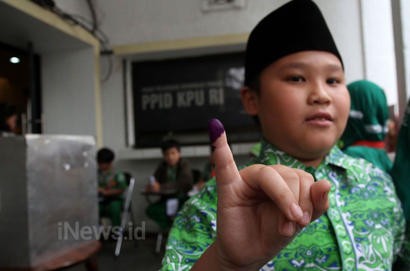 Pelajar SD Ikut Simulasi Pilpres 2019 di KPU - Bagian 6