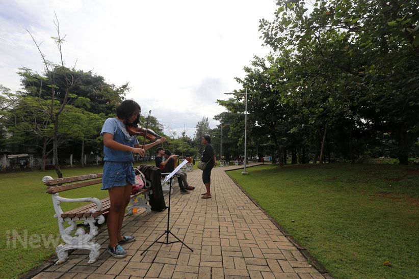 Menikmati Keasrian Taman Waduk Ria Rio - Bagian 6