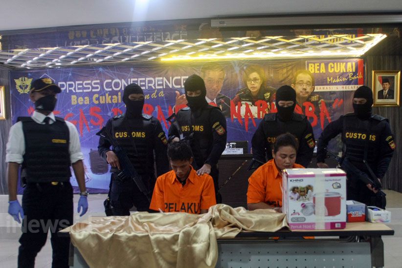 Bea Cukai Tangkap 2 Kurir Sabu dari Malaysia - Bagian 1
