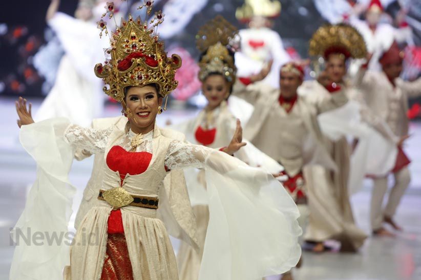 Ajang Indonesia Fashion Week 2018 Resmi Digelar - Bagian 8