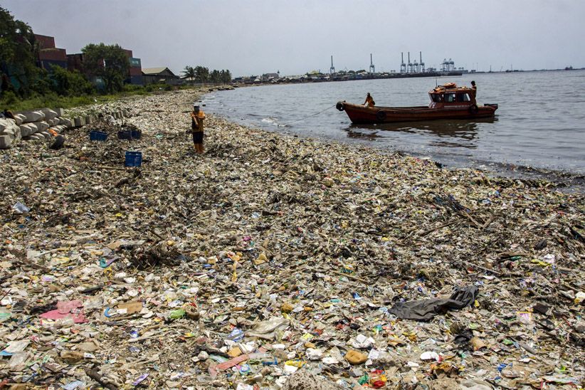 Teluk Jakarta Masih Tercemar Sampah  - Bagian 2