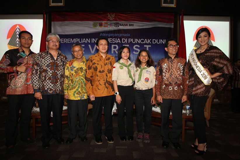 Miss Indonesia Hadiri Pelepasan 2 Pendaki Perempuan ke Everest - Bagian 3