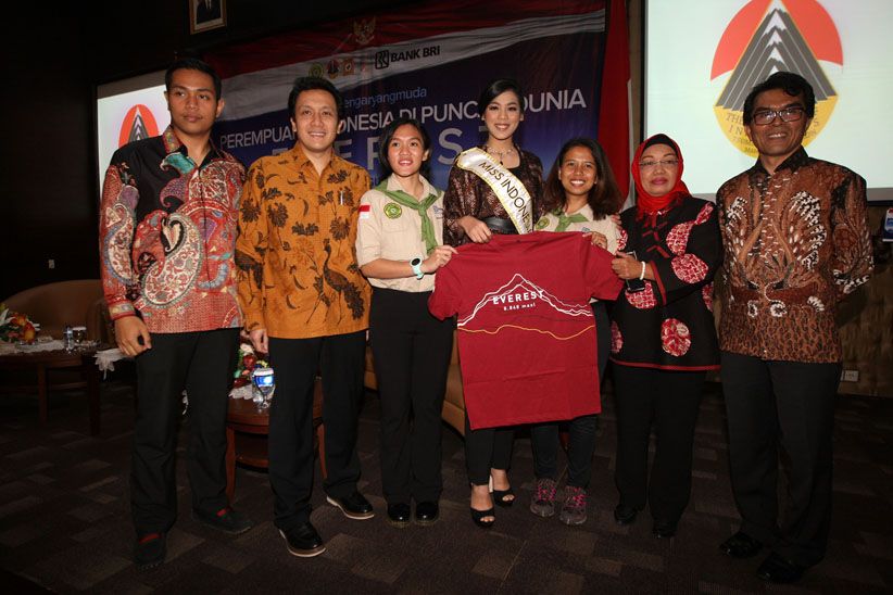 Miss Indonesia Hadiri Pelepasan 2 Pendaki Perempuan ke Everest - Bagian 4