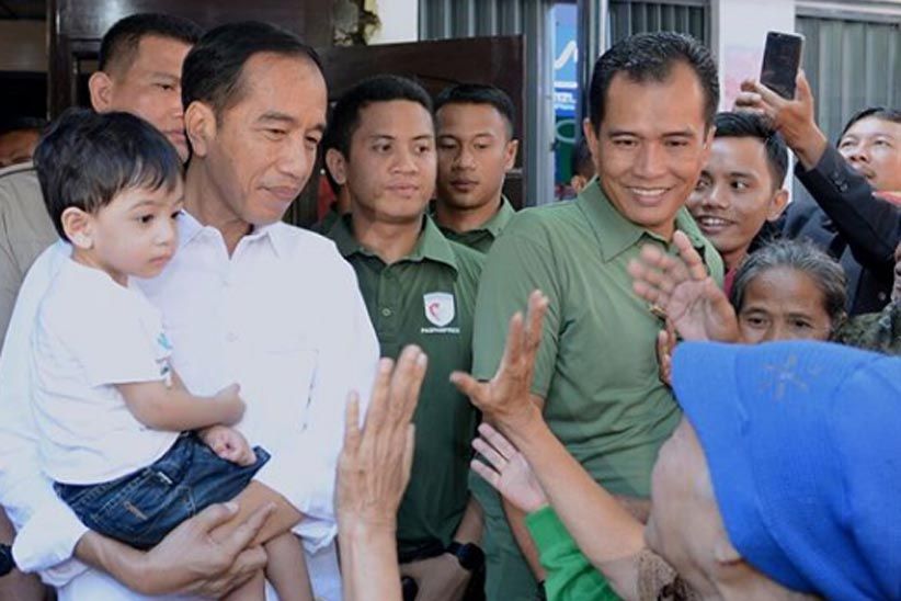 Melihat Asyiknya Keluarga Jokowi Makan Soto Gading di Solo - Bagian 5