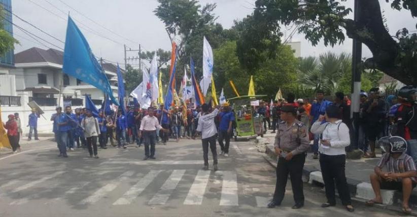 title Buruh Kecewa UMK Medan Hanya Naik Tipis Buruh Kecewa UMK Medan Hanya Naik Tipis
