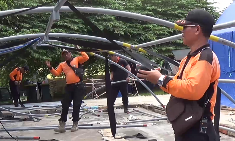 Status Darurat Diperpanjang, Sejumlah Tenda Pengungsi Dibongkar