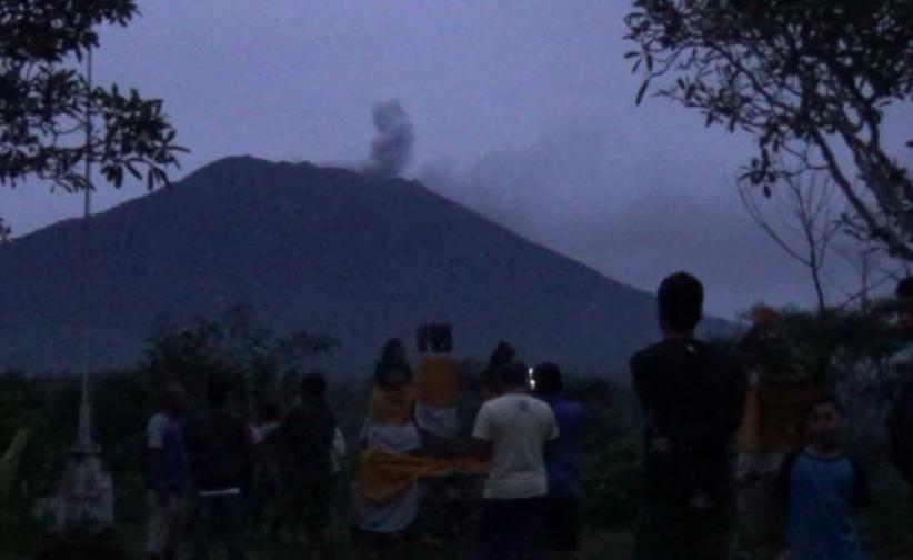 PVMBG Pastikan Letusan Gunung Agung karena Freatik  
