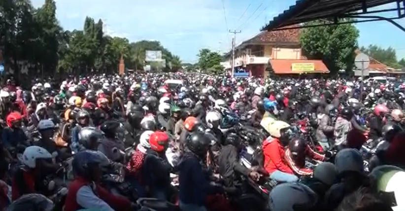 Libur Nyepi, Puluhan Ribu Orang Menyeberang dari Pelabuhan Gilimanuk