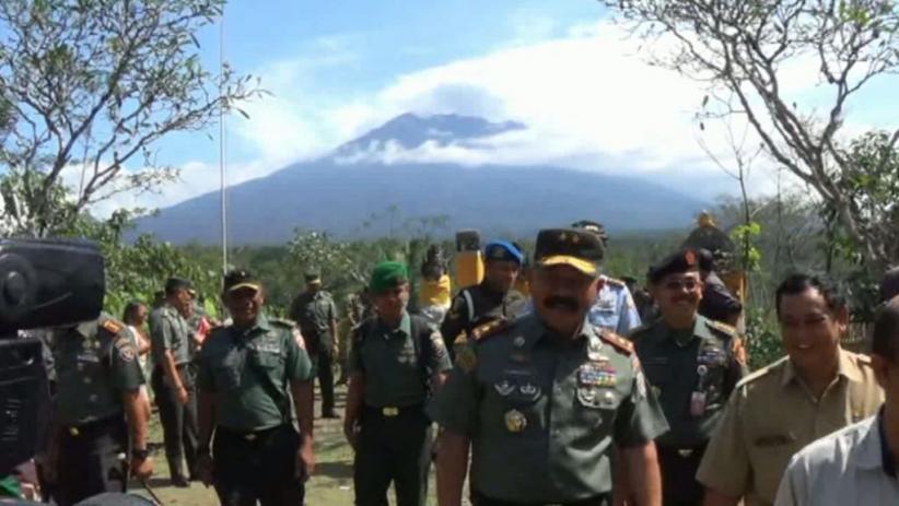 600 Prajurit TNI Siap Bantu Evakuasi Ternak Pengungsi
