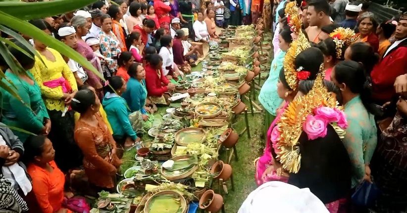 Tradisi Unik Pernikahan Massal di Desa Pengotan Bangli Bali