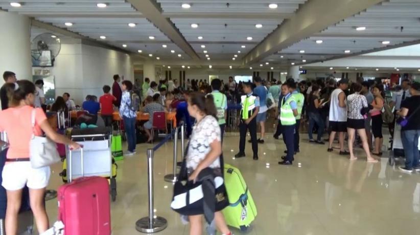 Bandara Ngurah Rai Masih Ditutup, Ribuan Wisatawan Tertahan di Bali