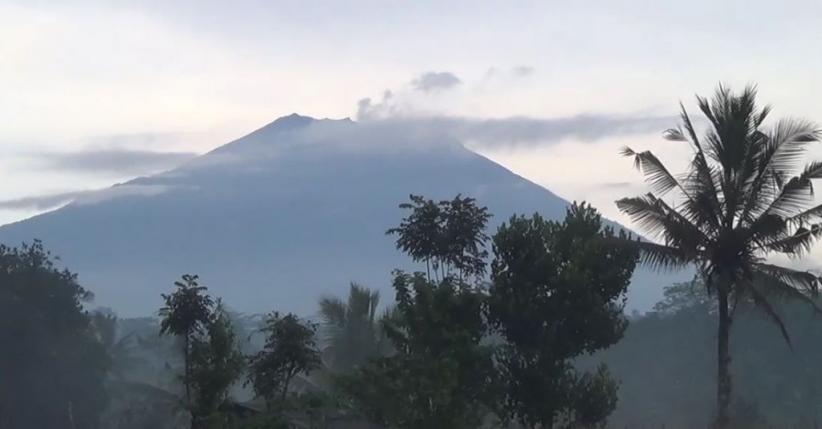 Pascaerupsi Terakhir, Aktivitas Gunung Agung Terekam Masih Tinggi