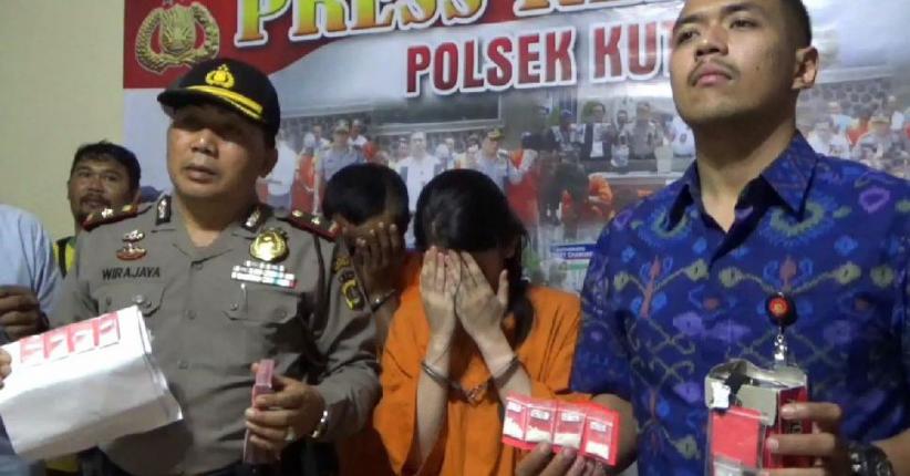 Suka Berpesta Kokain Bersama Kekasih, Pramugari Cantik Diciduk Petugas