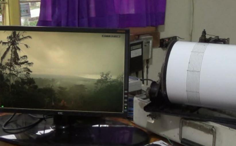 Ketinggian Asap Kawah Gunung Agung Terpantau Turun