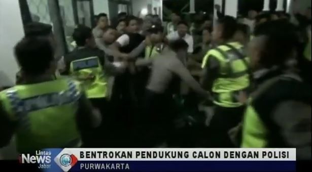 Pendukung Bakal Calon Bupati dari Gerindra Bentrok dengan Polisi