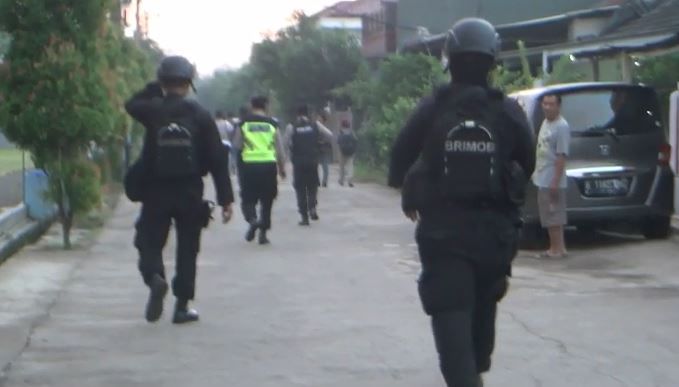 title Bentrok Warga di Bekasi, Anggota Ormas Tewas Bentrok Warga di Bekasi, Anggota Ormas Tewas