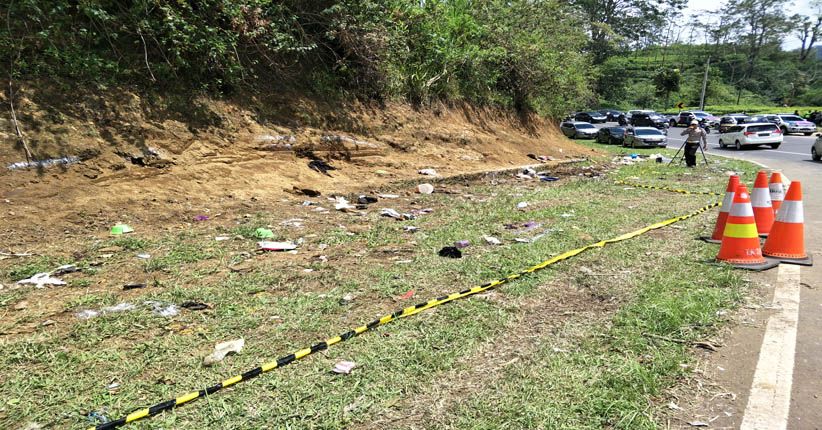 Basarnas Kumpulkan Potongan Tubuh Korban Bus Maut di Tanjakan Emen