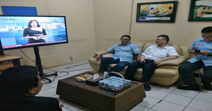 Awali Kampanye, Yossi Irianto Kunjungi Kantor Media Massa di Bandung