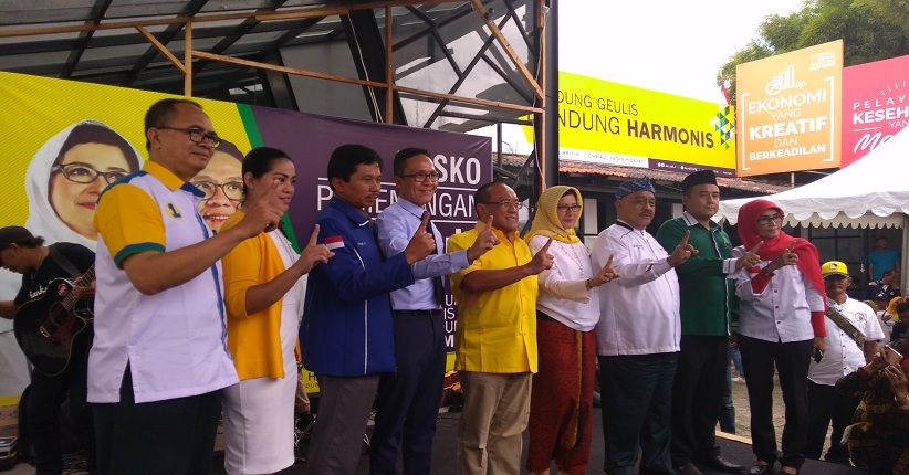 title Dukung Kemenangan Nuruli, Ical Titip soal Kemiskinan di Bandung Dukung Kemenangan Nuruli, Ical Titip soal Kemiskinan di Bandung