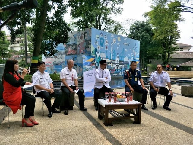 Musim Hujan Datang, Warga Bandung Waspada Pohon Tumbang