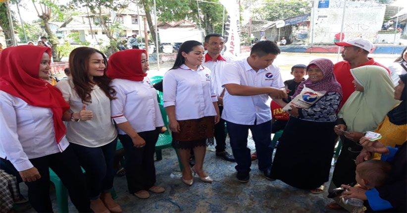 title DPD Perindo Purwakarta Salurkan Beras Gratis dan Latih Ibu-Ibu DPD Perindo Purwakarta Salurkan Beras Gratis dan Latih Ibu-Ibu