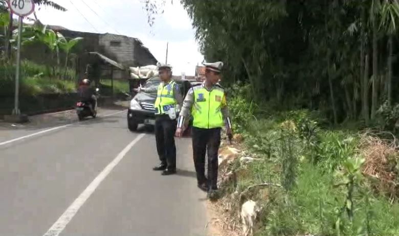 Waspada, Jalan Alternatif Kawasan Wisata Lembang Rawan Longsor