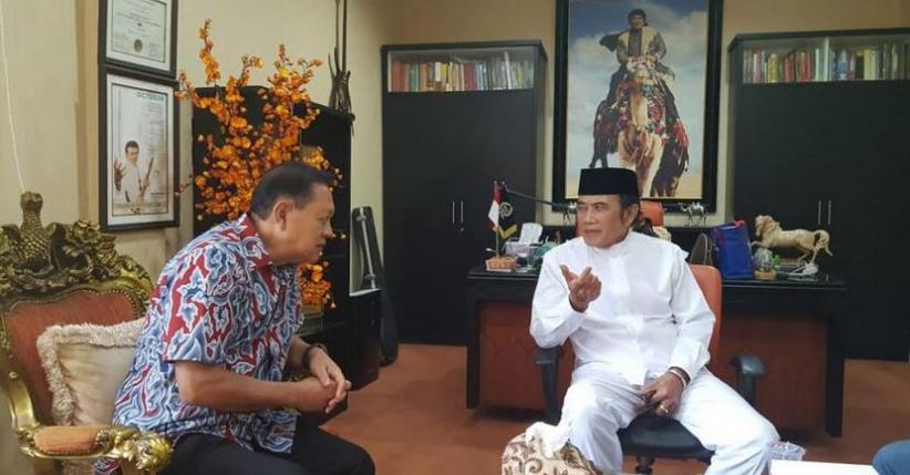 Sang Raja Dangdut dan Kader Merapat, Pasangan Asyik Kian Percaya Diri