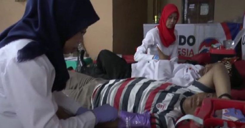 Kartini Perindo Majalengka Bagikan 350 Paket Beras dan Berdonor Darah