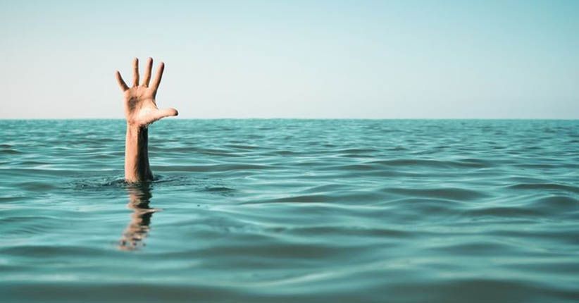 Dua Pelajar Tenggelam di Pantai Trikora 4, Satu Orang Tewas